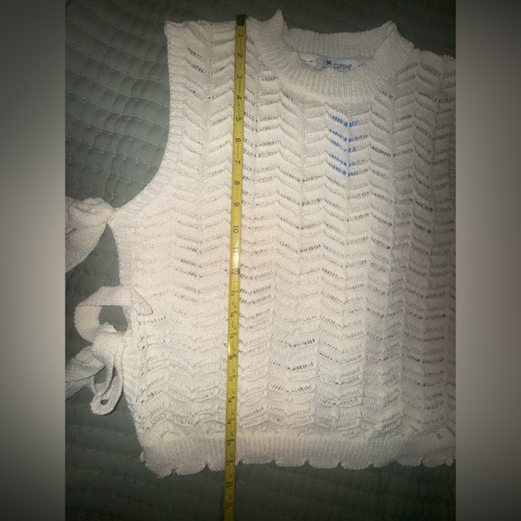 Quiet vibes Crème knit Sleeveless side tie top. Size Medium. NWT - Picture 5 of 15